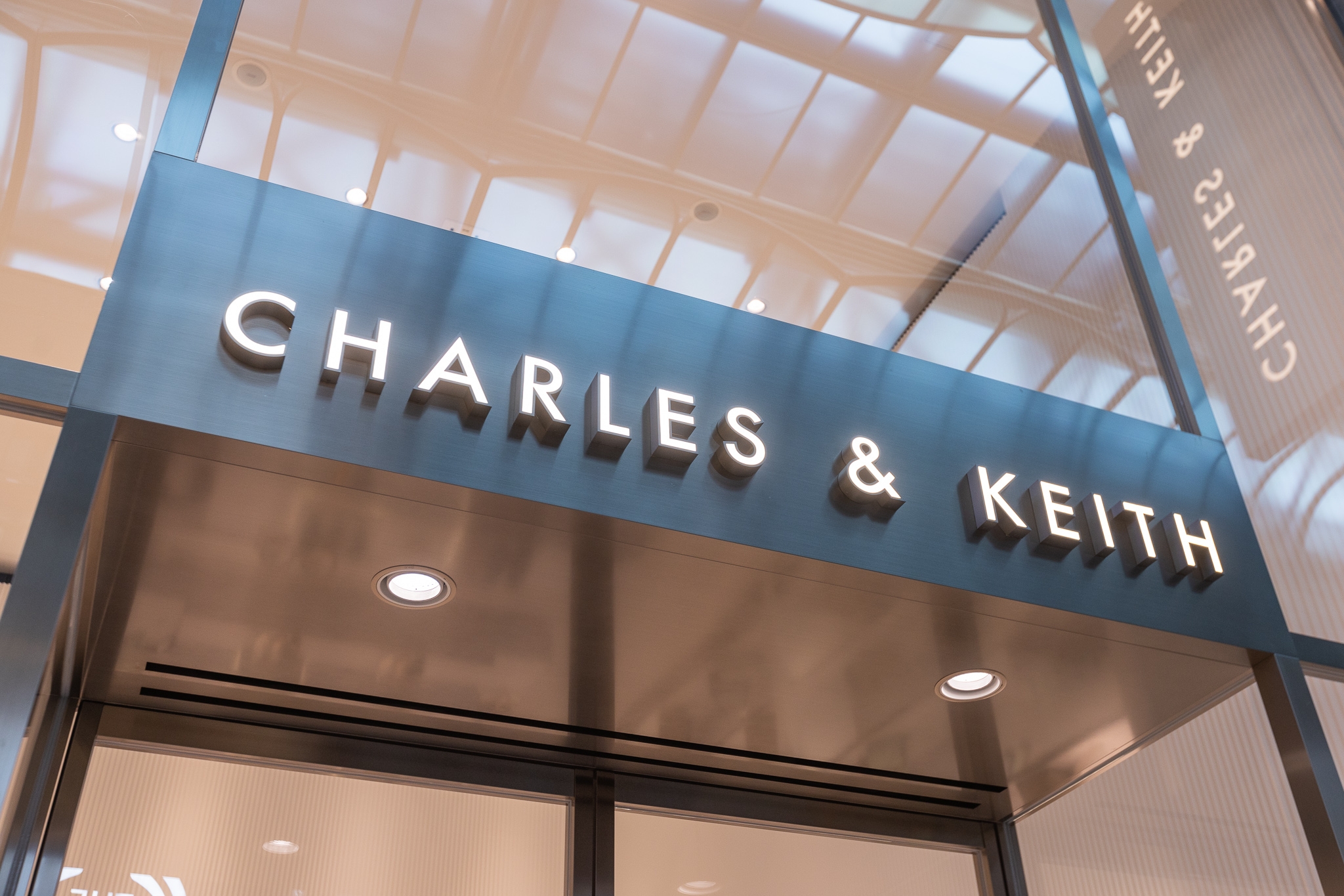 心斎橋とディアモール大阪にシンガポール発のファッションブランド Charles Keith が関西初出店